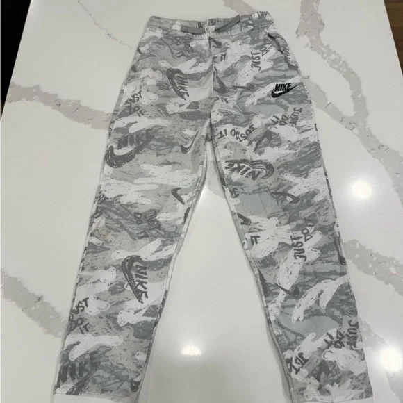 Nike Classic White and Gray Apparel - Picture 7 of 7